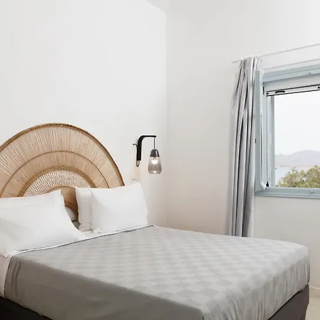 Bonatsa House Kímolos