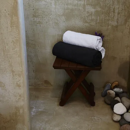 Bonatsa House Kímolos