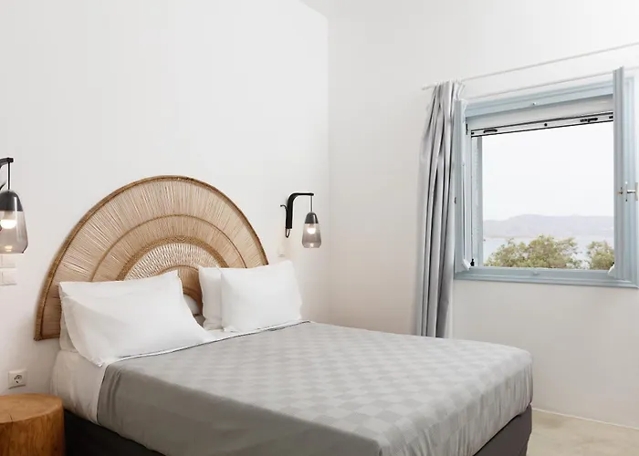 Bonatsa House Kímolos