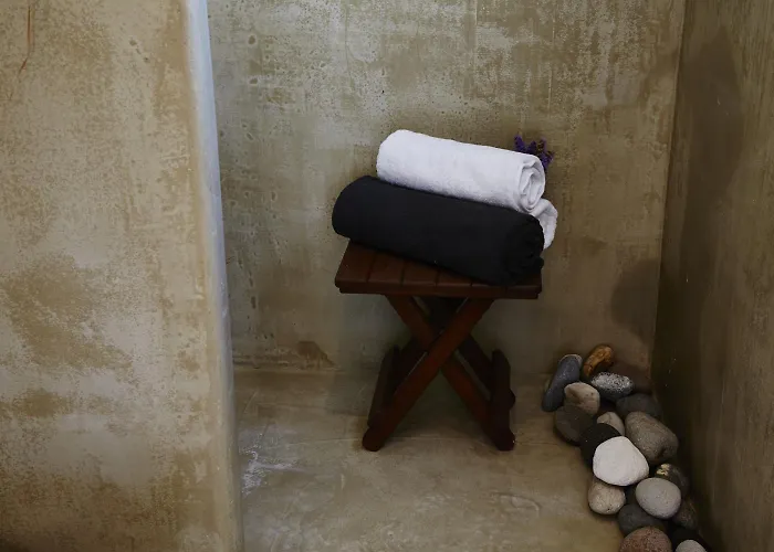 Bonatsa House Κίμωλος